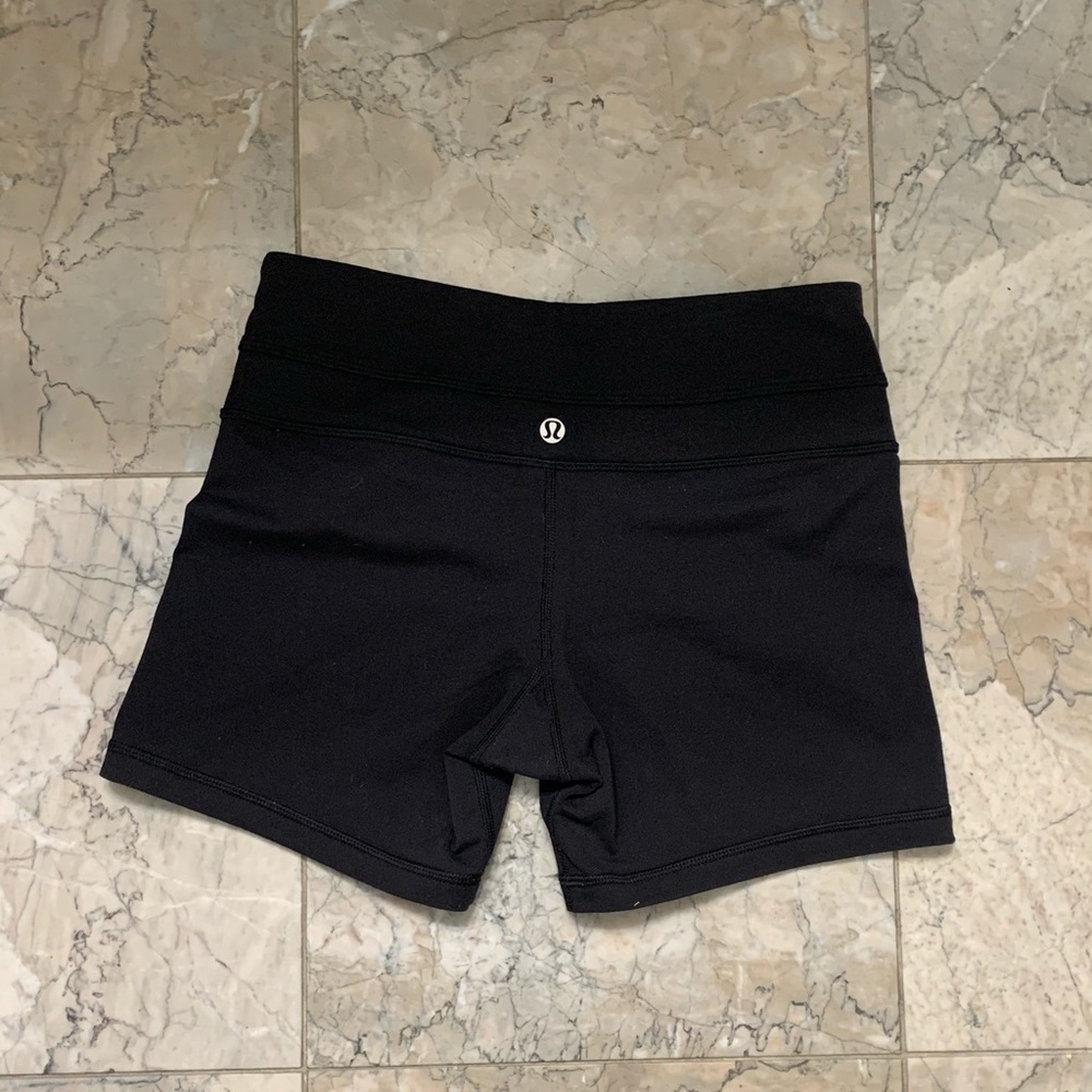 LULULEMON SHORT